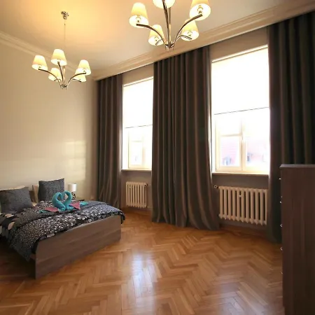 Happy Estate - Rynek *