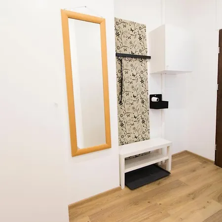 Happy Estate - Rynek *