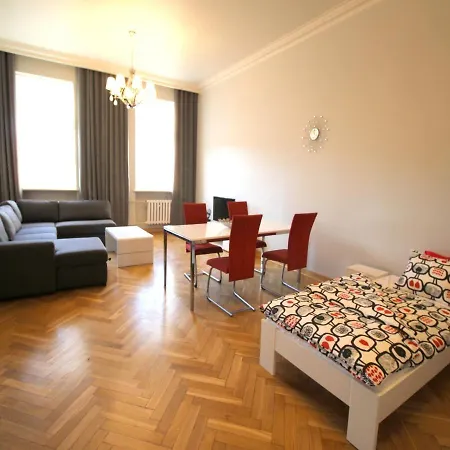 Apartment Happy Estate - Rynek