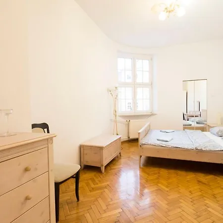 Happy Estate - Rynek Βρότσλαβ